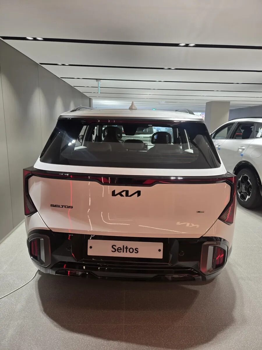 기아 셀토스 후면 외관